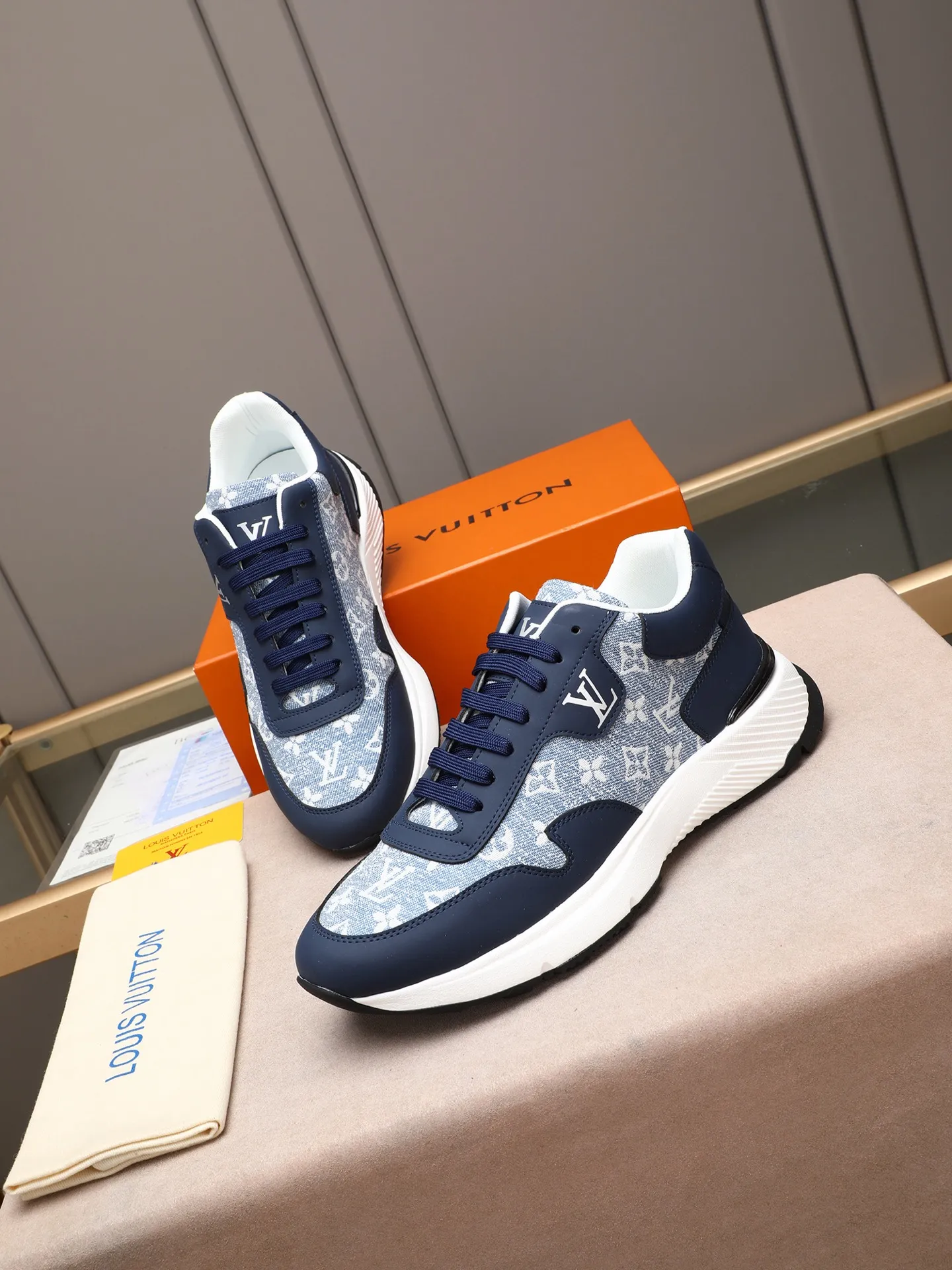 Men's shoes 💰460 Brand: LOUIS VUITTON Louis Vuitton LV Size: 38 39 40 41 42 43 44 (45 customized) Fabric: original cowhide cowhide 🔸Inside of: mesh 🔺Sole: counter foam outsole